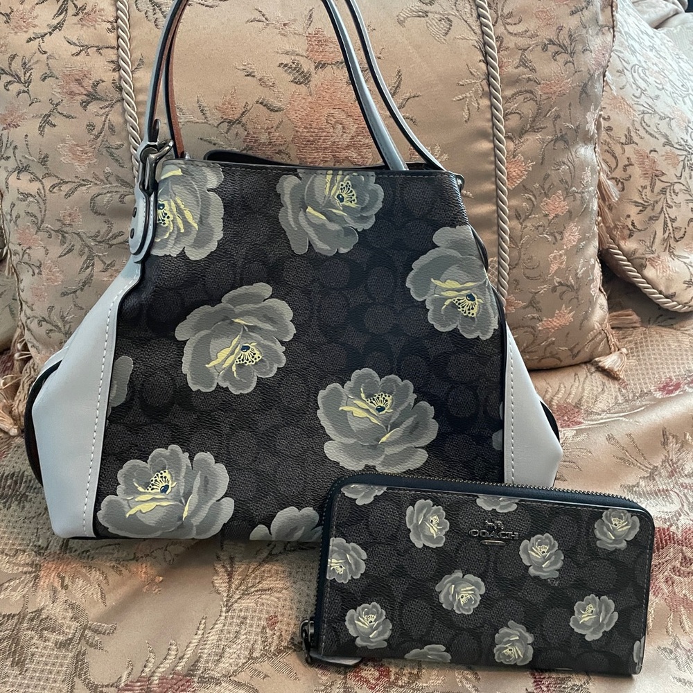🌸FINAL MARKDOWN🌸 Edie Shoulder Bag 28 Signature Rose Print W/Wallet